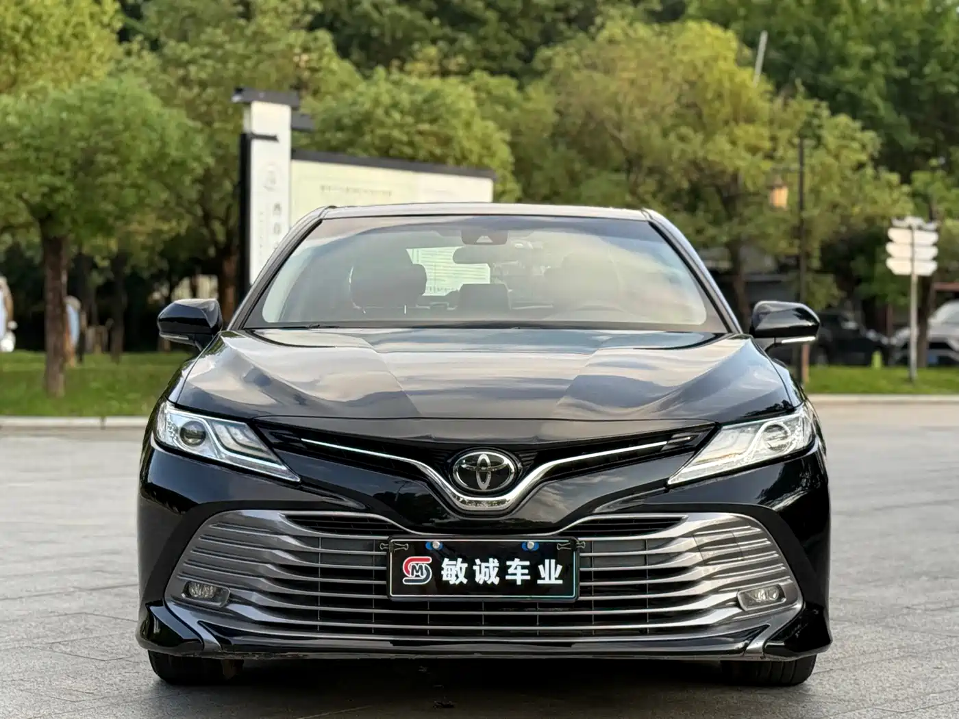 Toyota Camry 2018 2.0G Luxury Edition фото 2