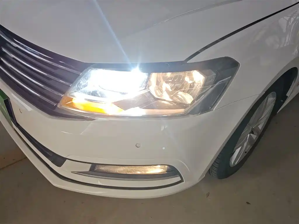 Volkswagen Lavida Tour 2017 180TSI DSG Comfort Edition фото 24