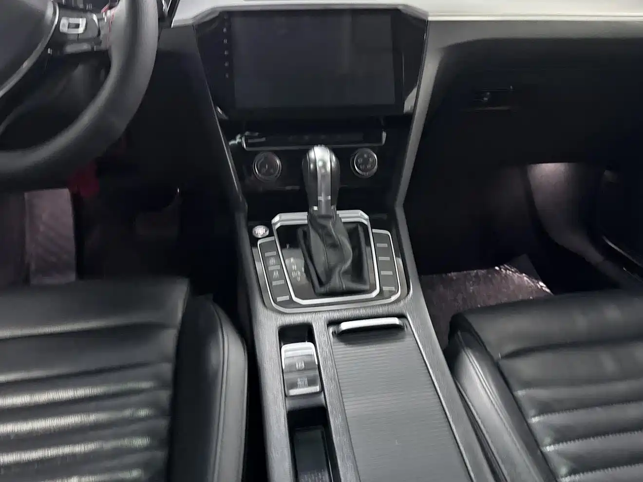 Volkswagen Magotan 2018 330TSI DSG Leading фото 14