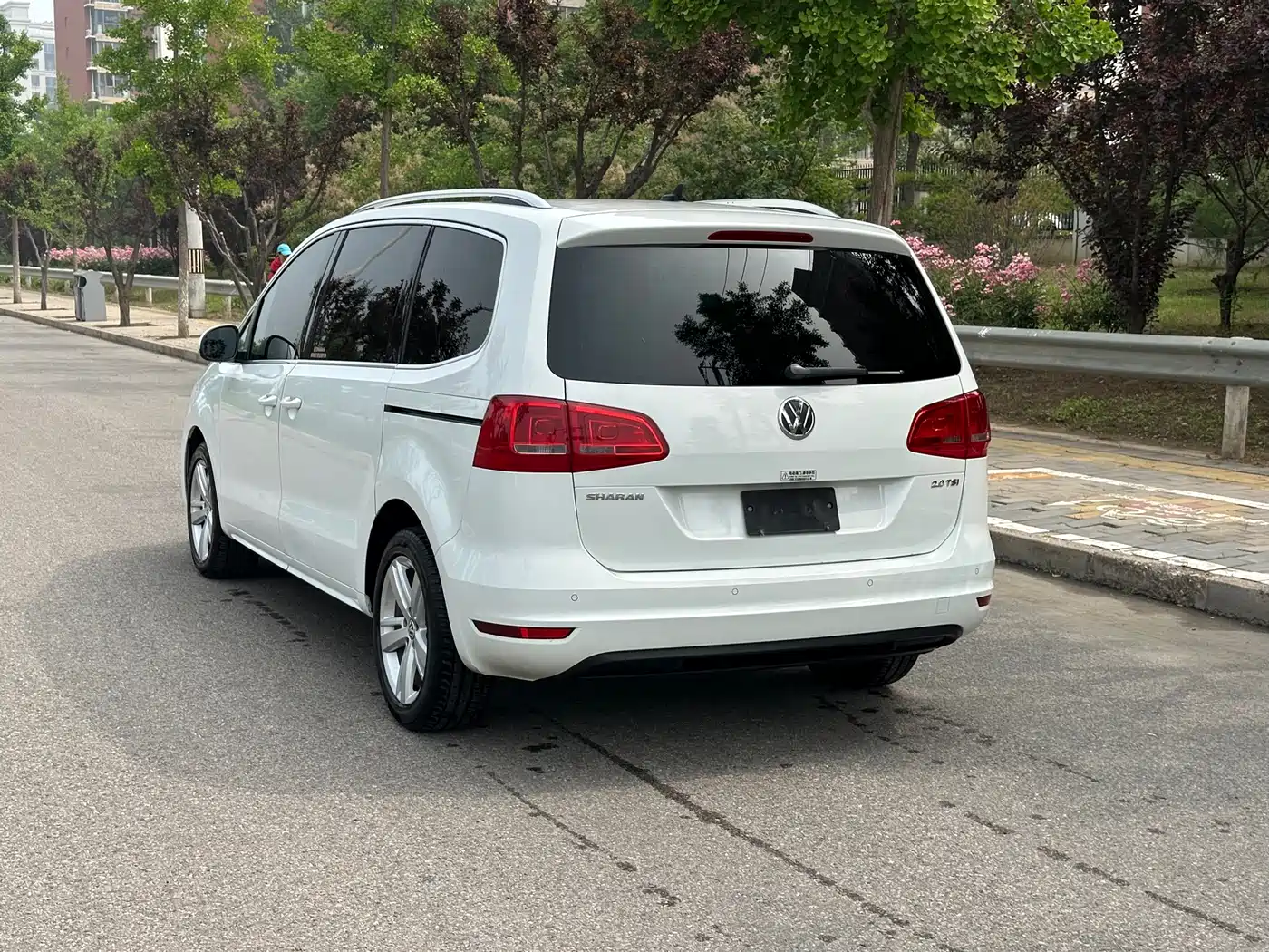 Volkswagen Sharan 2014 2.0TSI Comfort фото 6