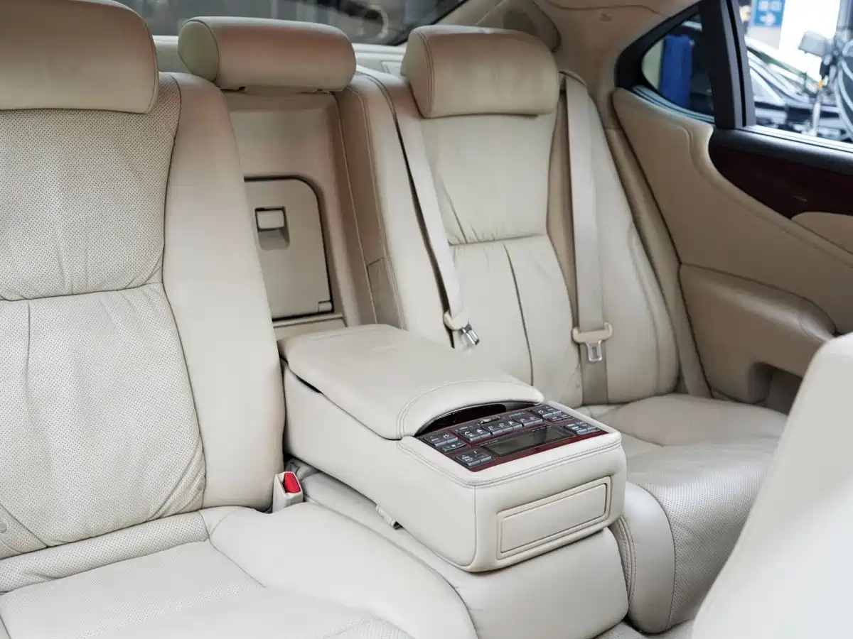 Lexus LS 2010 460L Premium Edition фото 8