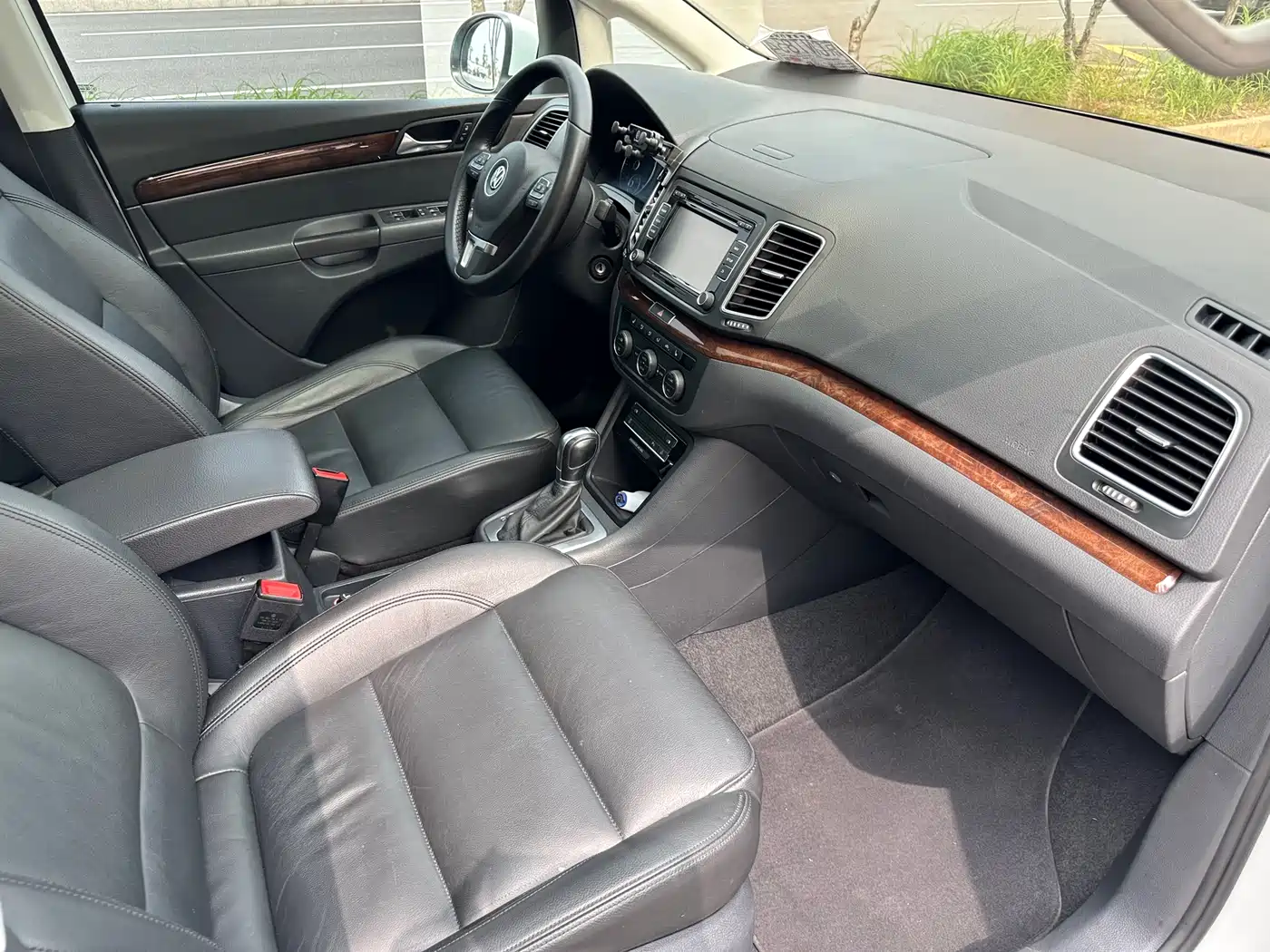 Volkswagen Sharan 2014 2.0TSI Comfort фото 11