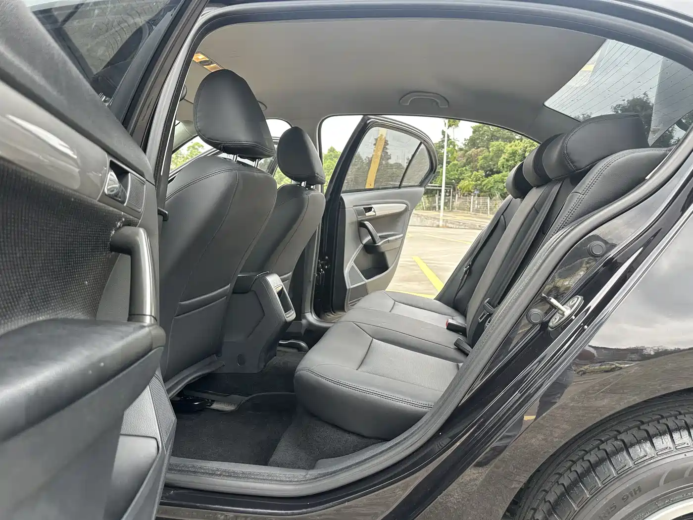 Volkswagen Lavida 2013 Facelift Classic 1.6L Automatic Trend фото 6