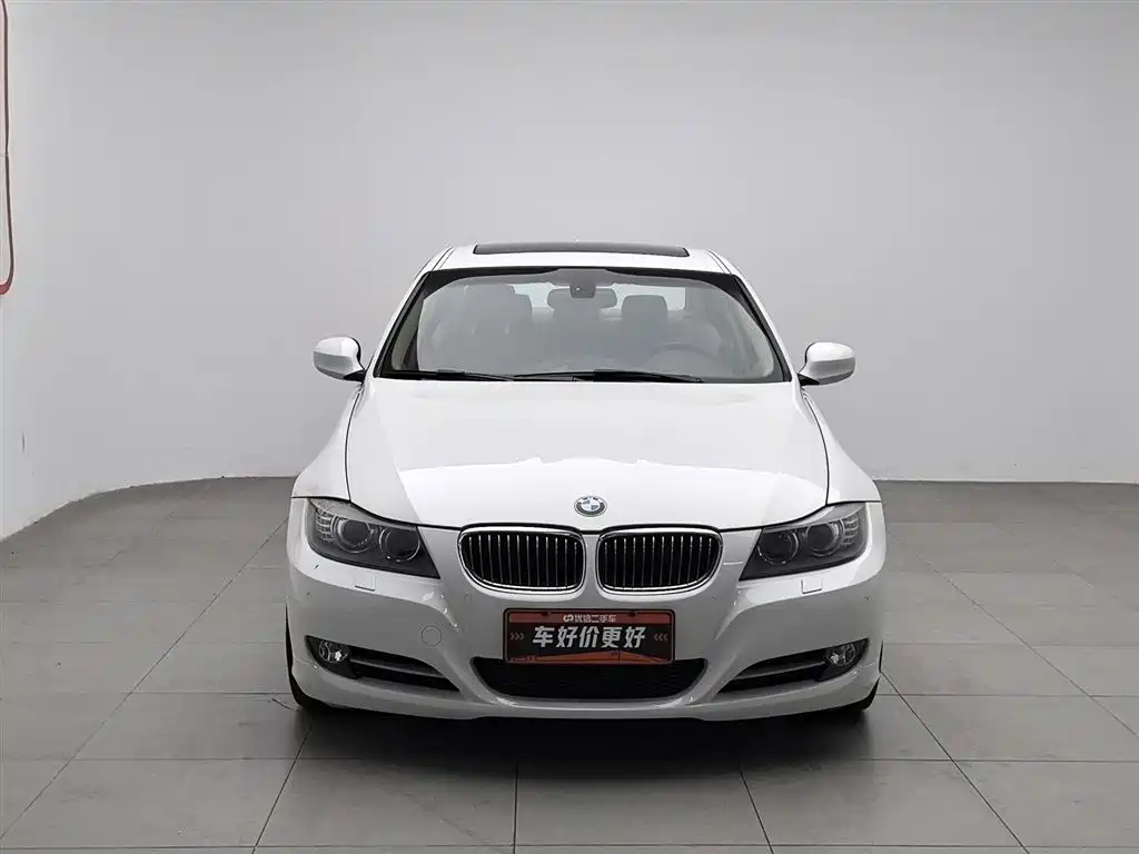 BMW 3 Series 2012 320i Luxury фото 3