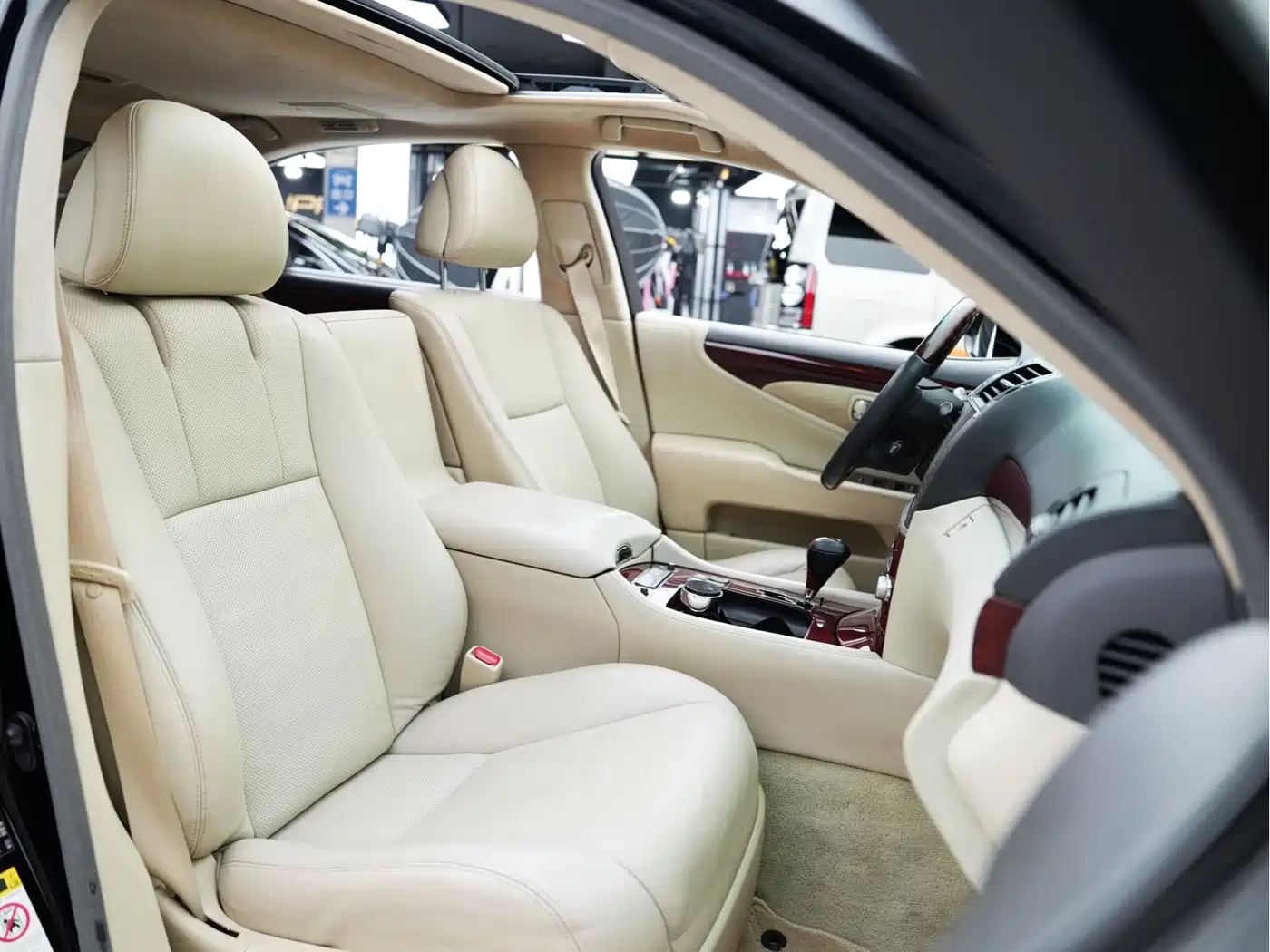 Lexus LS 2010 460L Premium Edition фото 15