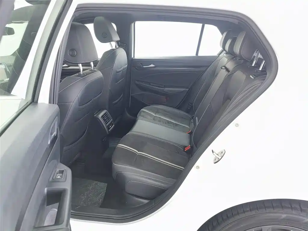 Volkswagen Golf 2021 280TSI DSG R-Line фото 15