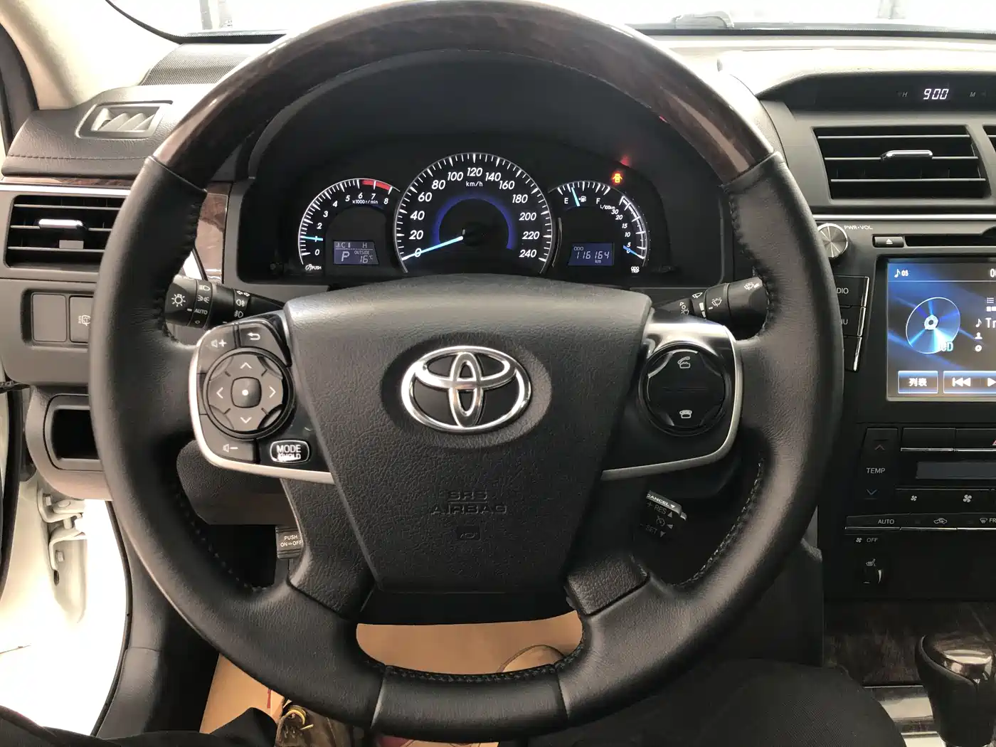 Toyota Camry 2015 2.5G Luxury Navigation Edition фото 12