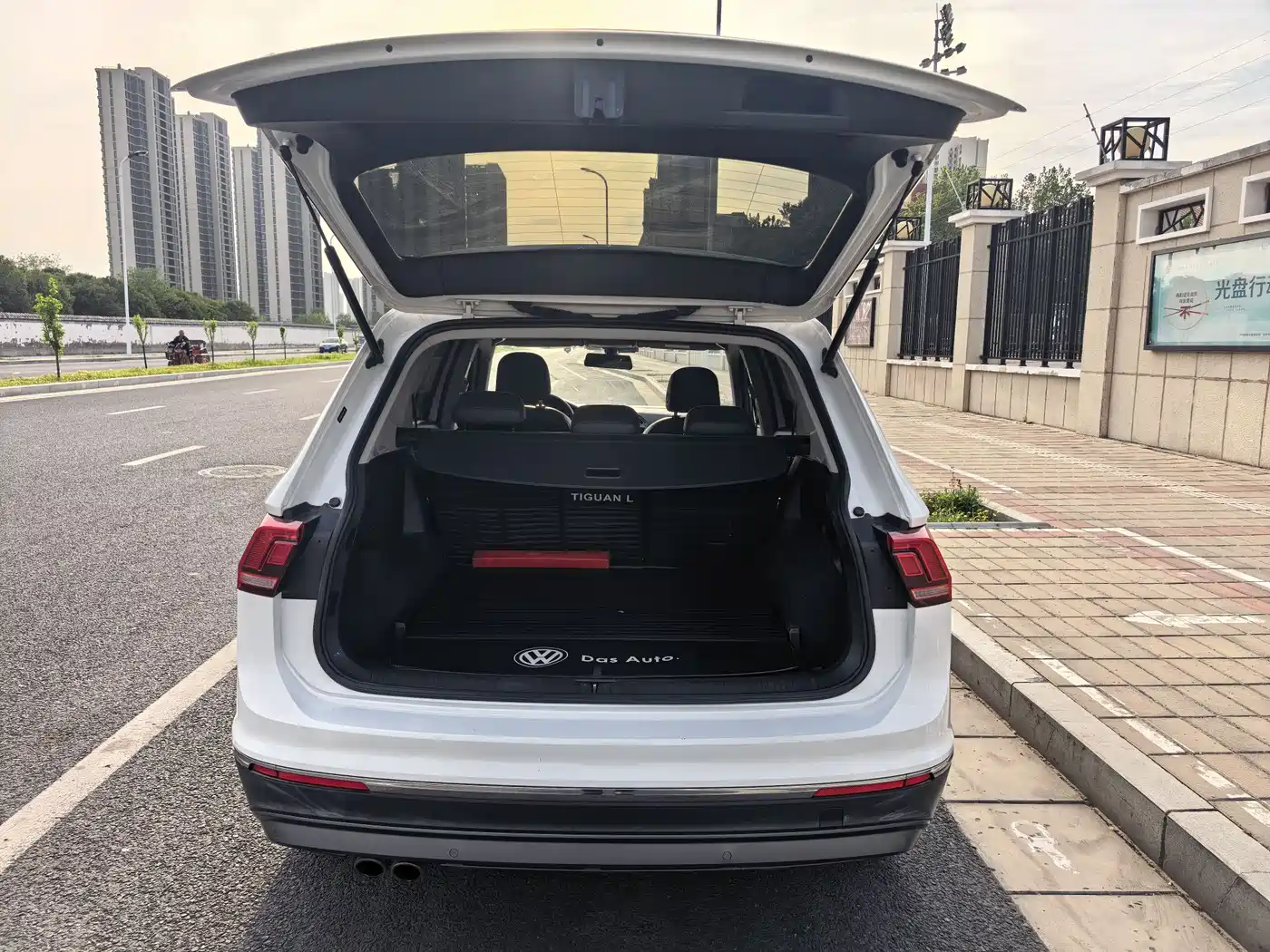 Volkswagen Tiguan L 2019 Facelift 330TSI Auto 2WD Panorama Comfort China VI фото 12