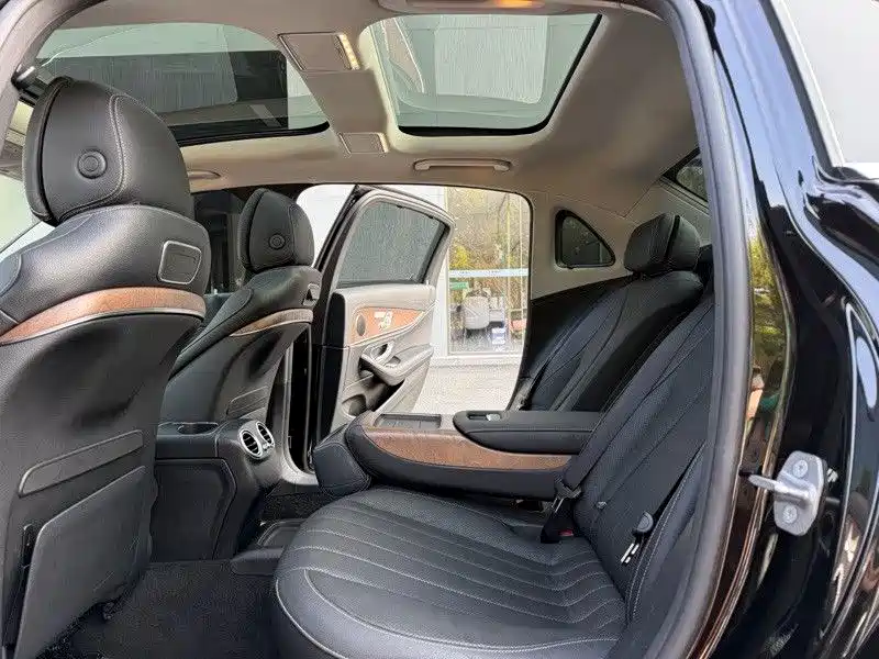 Mercedes-Benz E-Class 2018 E 300 L Luxury фото 5