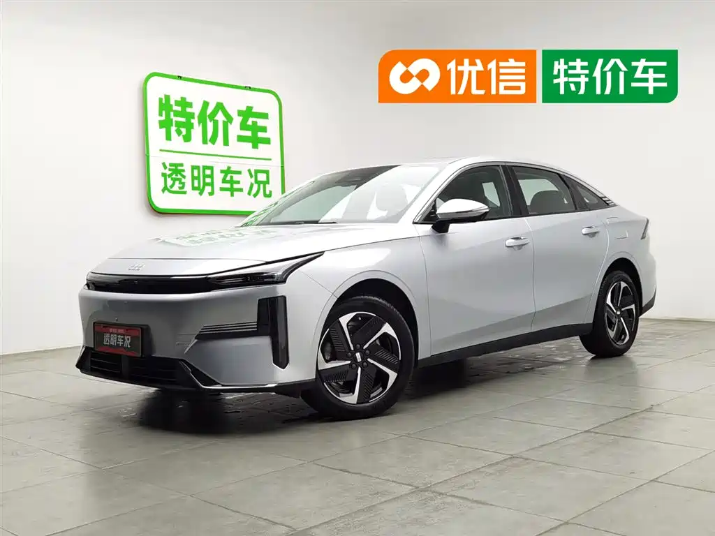 Geely Galaxy Galaxy L6 2025 EM-i 140km Starship Edition