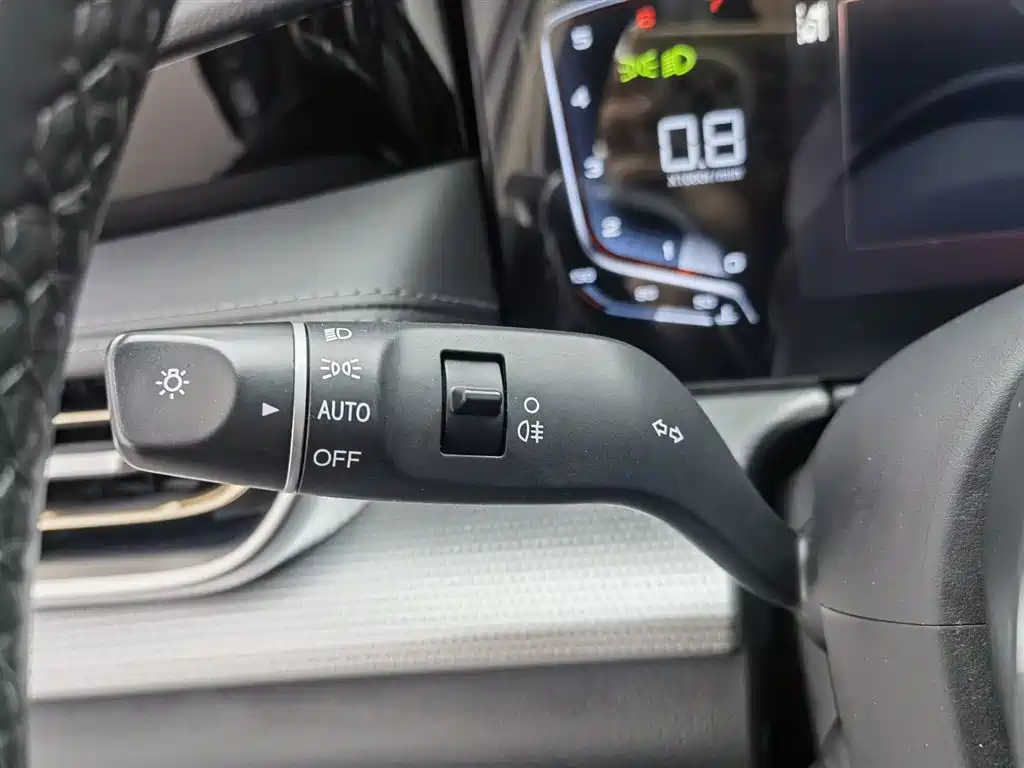 Hongqi H5 2023 2.0T Auto Smart Connect Flag Enjoy фото 21