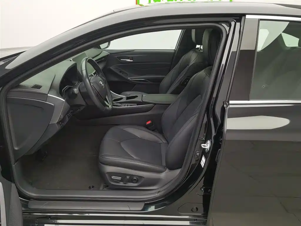 Toyota Avalon 2023 Hybrid 2.5L Luxury Edition фото 10