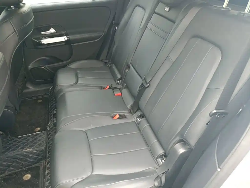 MERCEDES-BENZ GLB