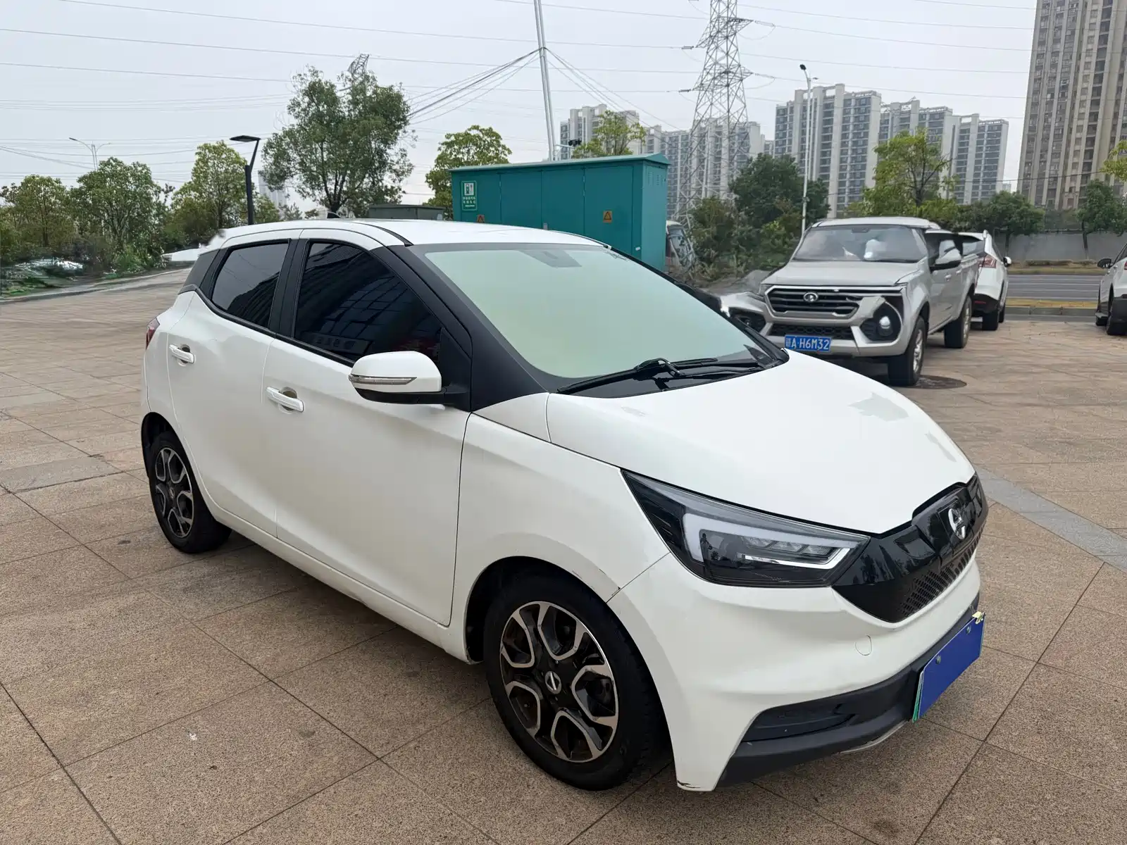 Photo 3 - JMCG New Energy Yizhi EV3