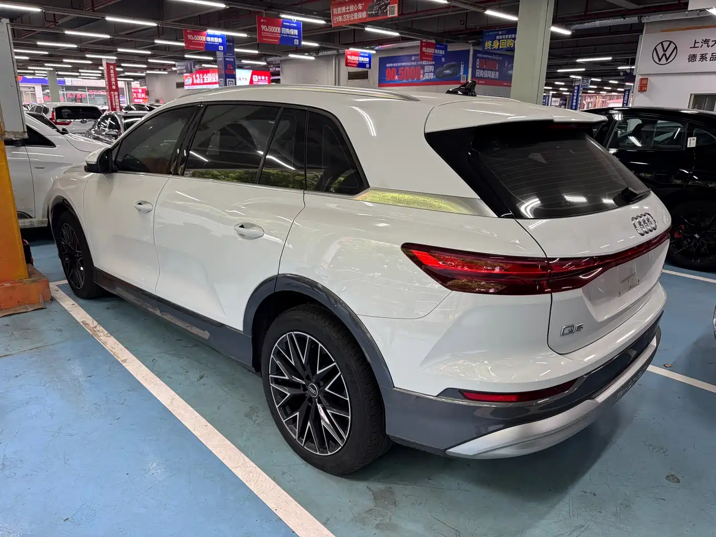 Audi Q5 e-tron 2023 40 e-tron Starlight Edition Brocade Package фото 2