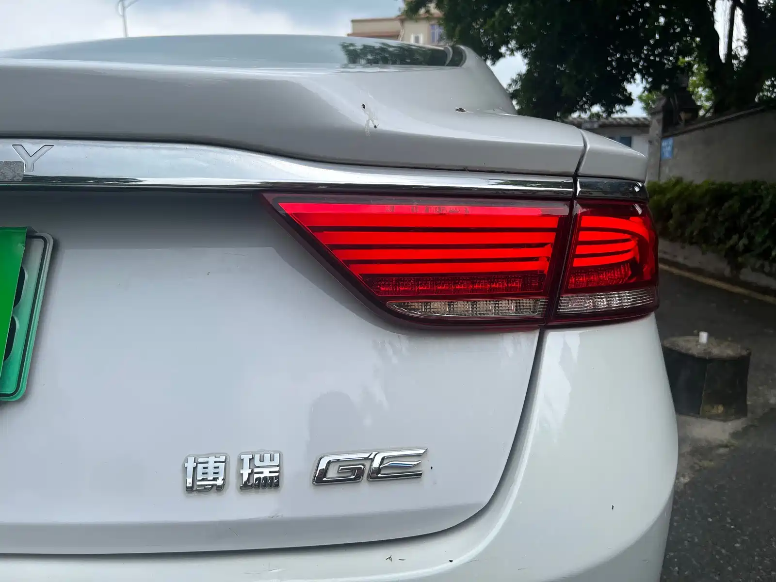 Фото 8 - Geely Borui