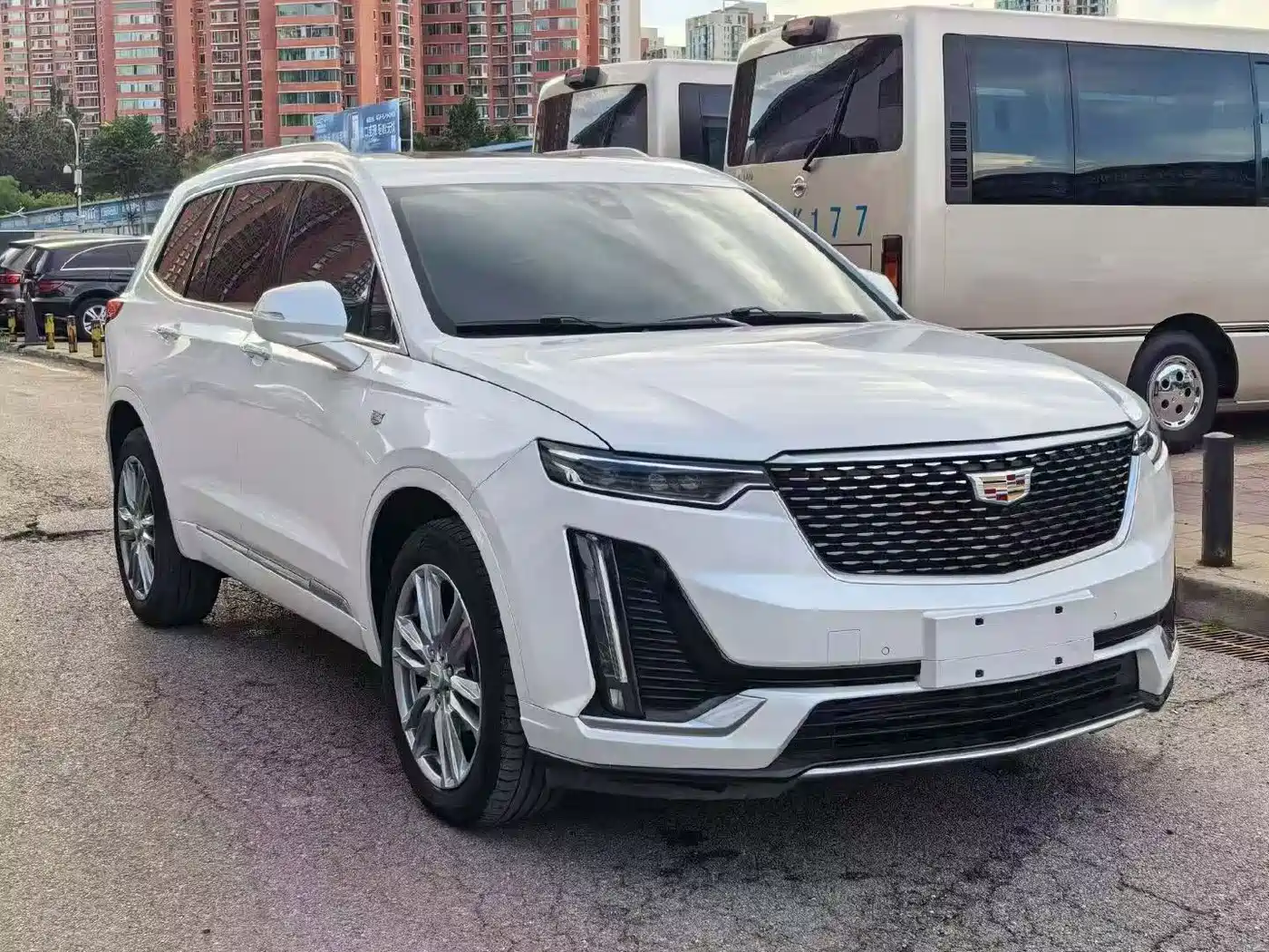 CADILLAC XT6
