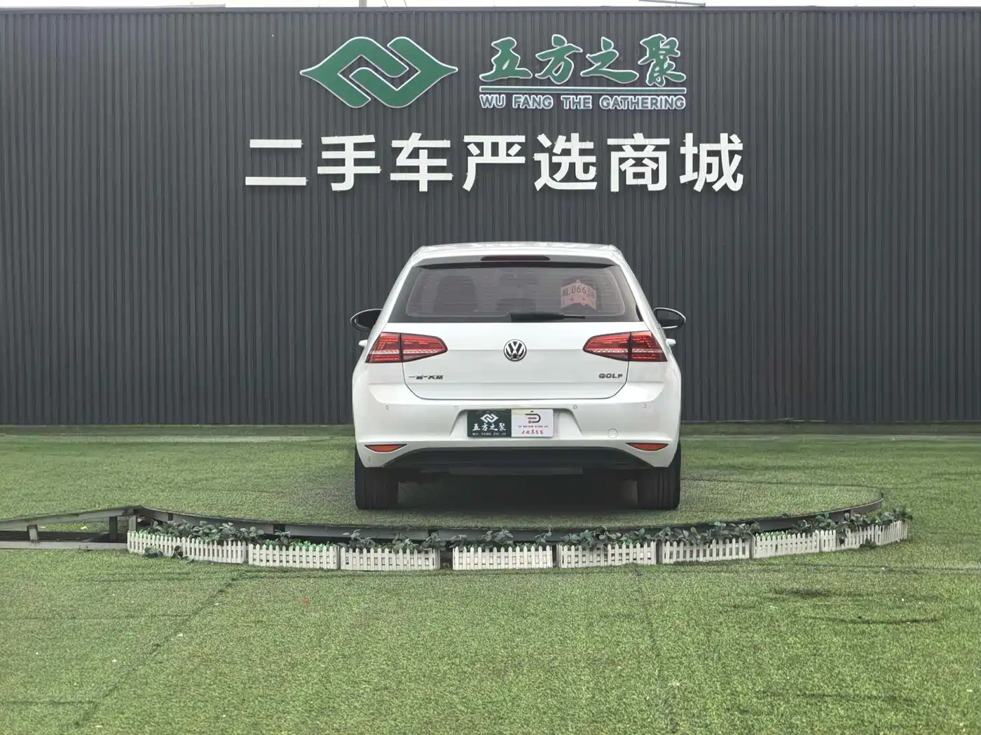 Volkswagen Golf 2014 1.6L Automatic Comfort фото 19