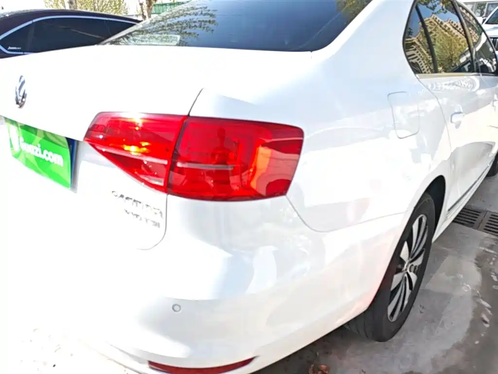 Volkswagen Sagitar 2017 230TSI Automatic Comfort фото 8