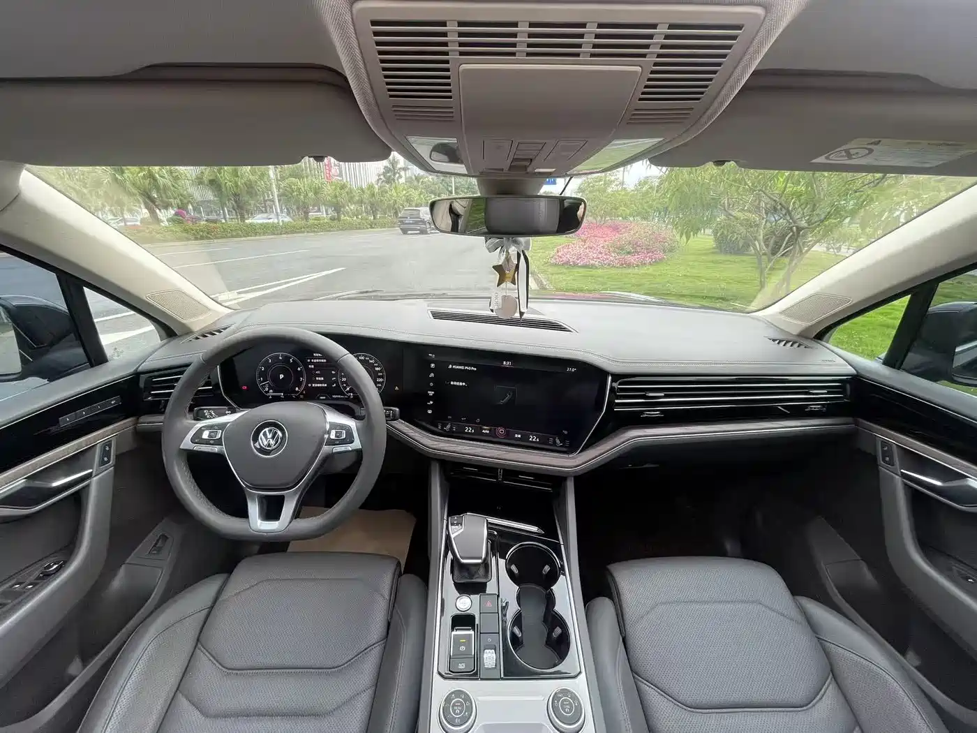 Volkswagen Touareg 2019 3.0TSI Sharp Edge Edition China VI фото 15