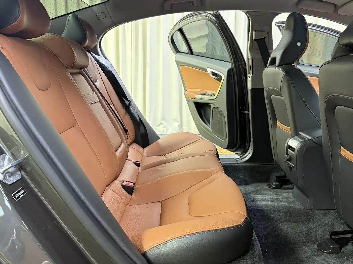 Фото 30 - Volvo S60
