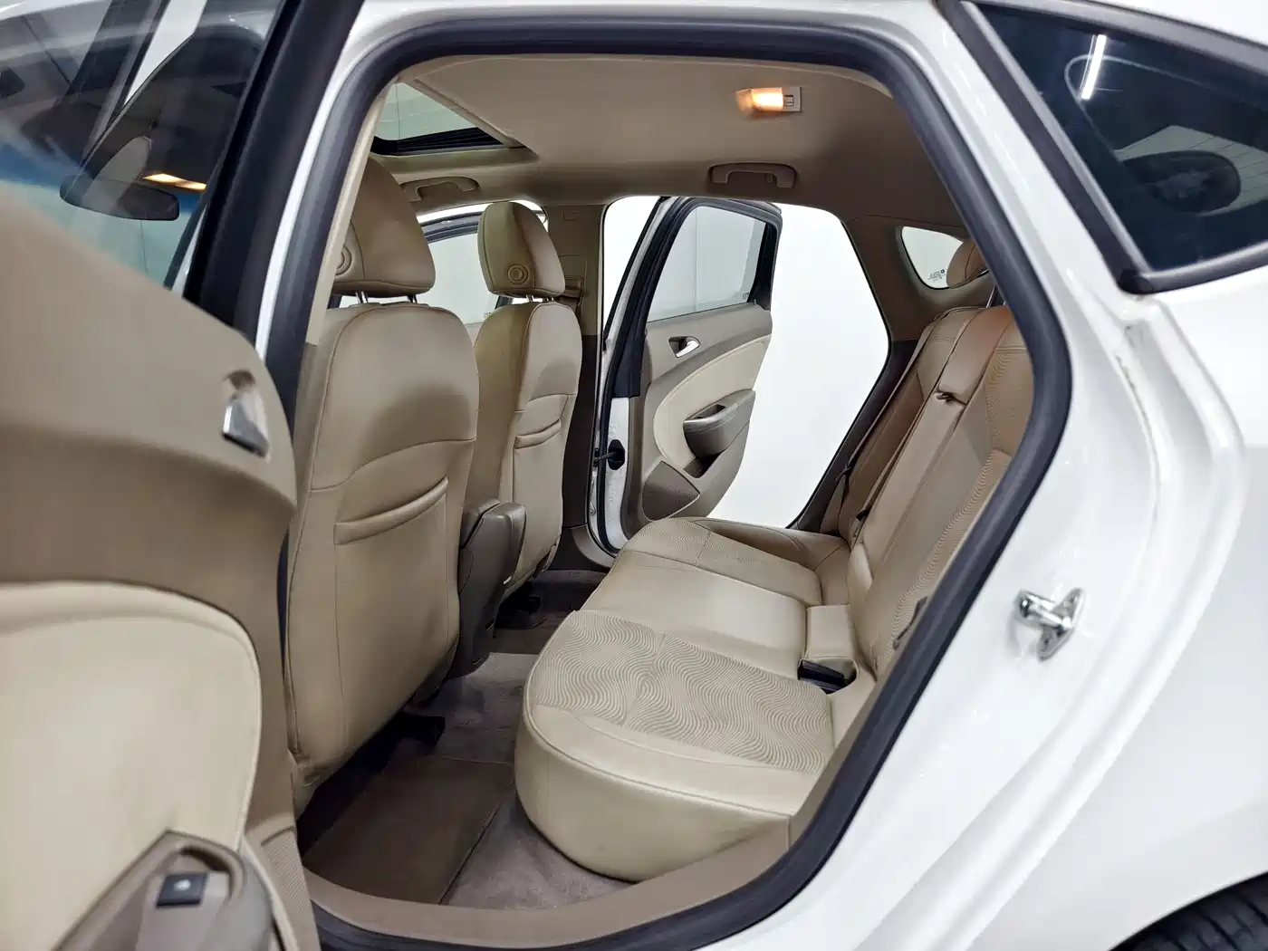 Buick Excelle 2013 Model GT 1.6L Manual Progressive фото 13