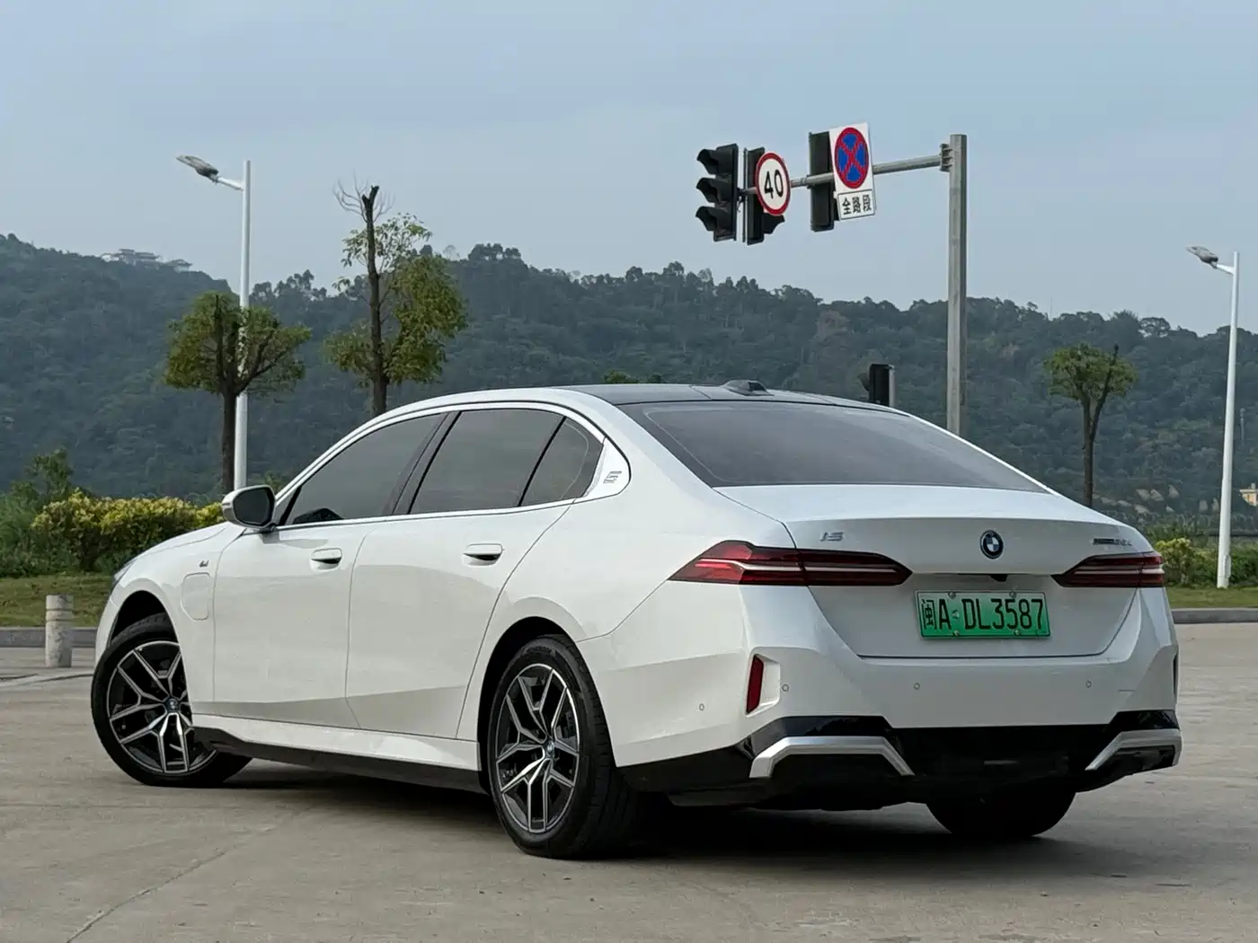 BMW i5 2024 eDrive 35L M Sport Package фото 18