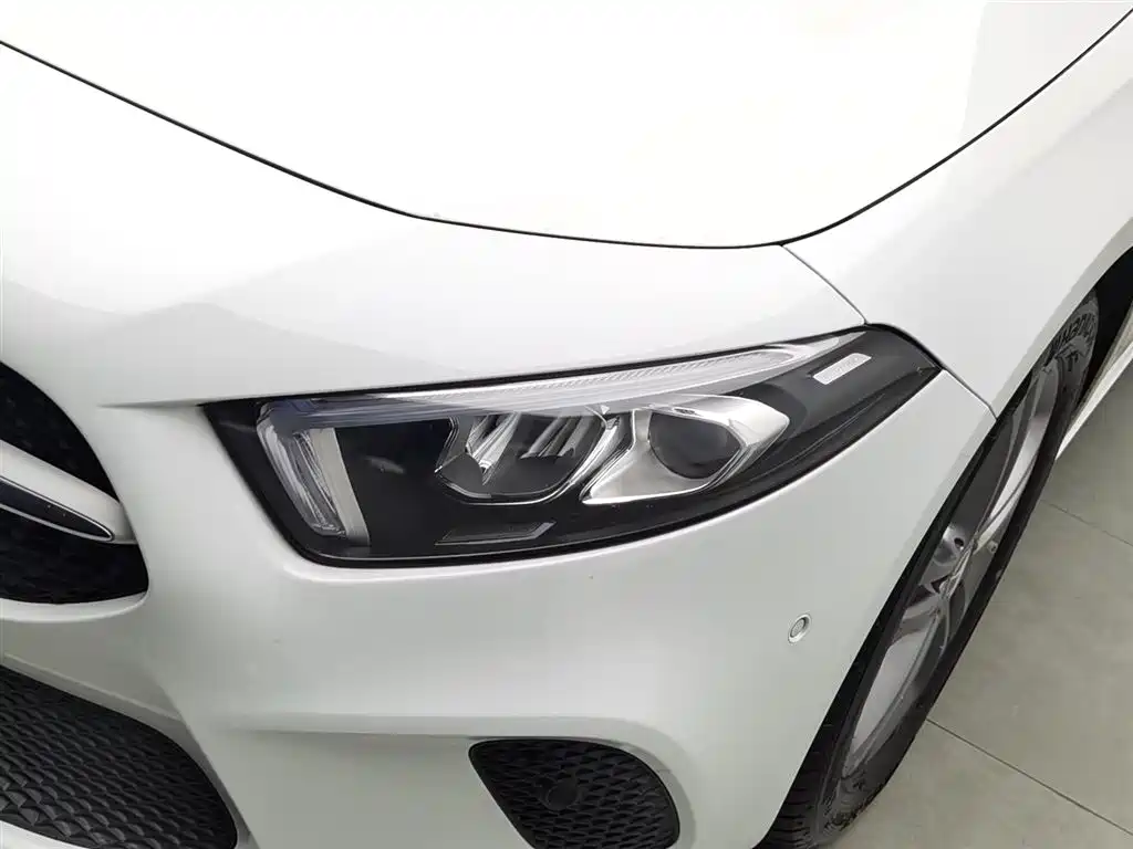Mercedes-Benz A-Class (Import) 2019 A 200 Dynamic Version фото 7