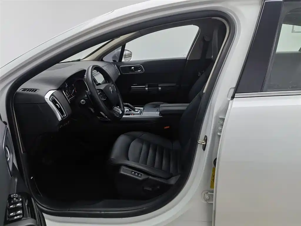 Citroën C6 2021 400THP Comfort Version фото 10