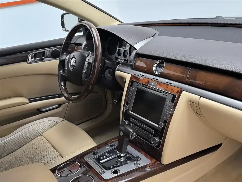 Volkswagen Phaeton 2012 3.0L Executive фото 22