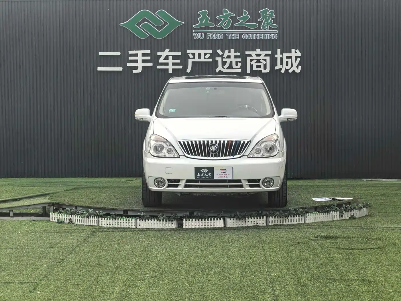 Buick GL8 2014 2.4L Executive Edition фото 2