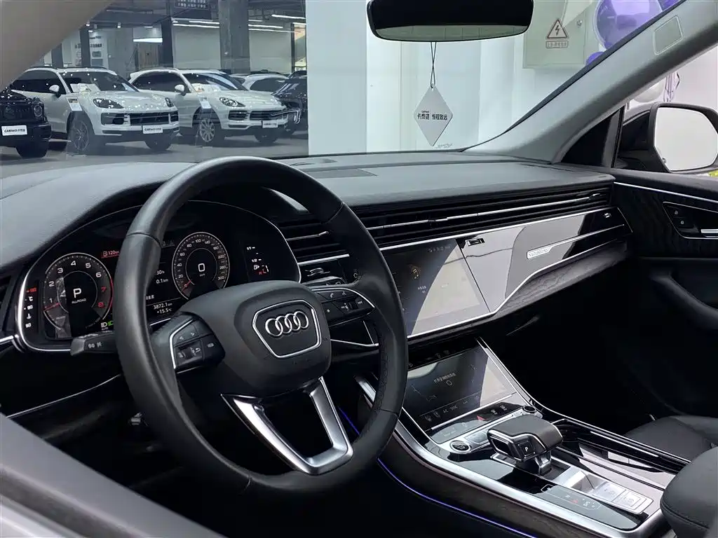 Audi Q8 2022 55 TFSI Luxury Dynamic фото 25
