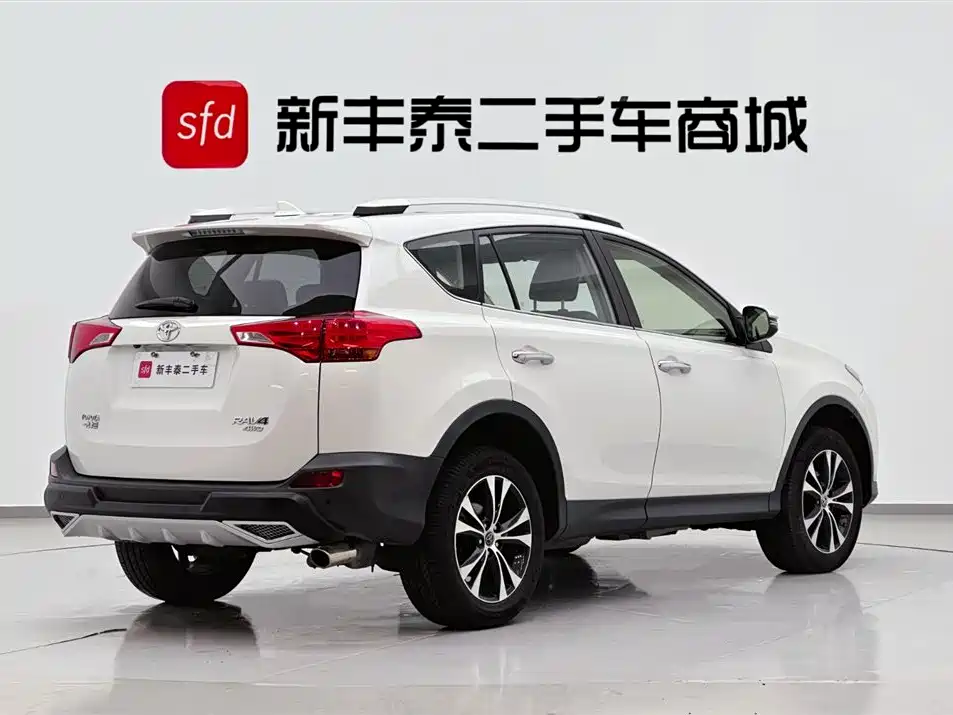 Toyota RAV4 Rongfang 2015 2.5L Automatic 4WD Elite Edition фото 5