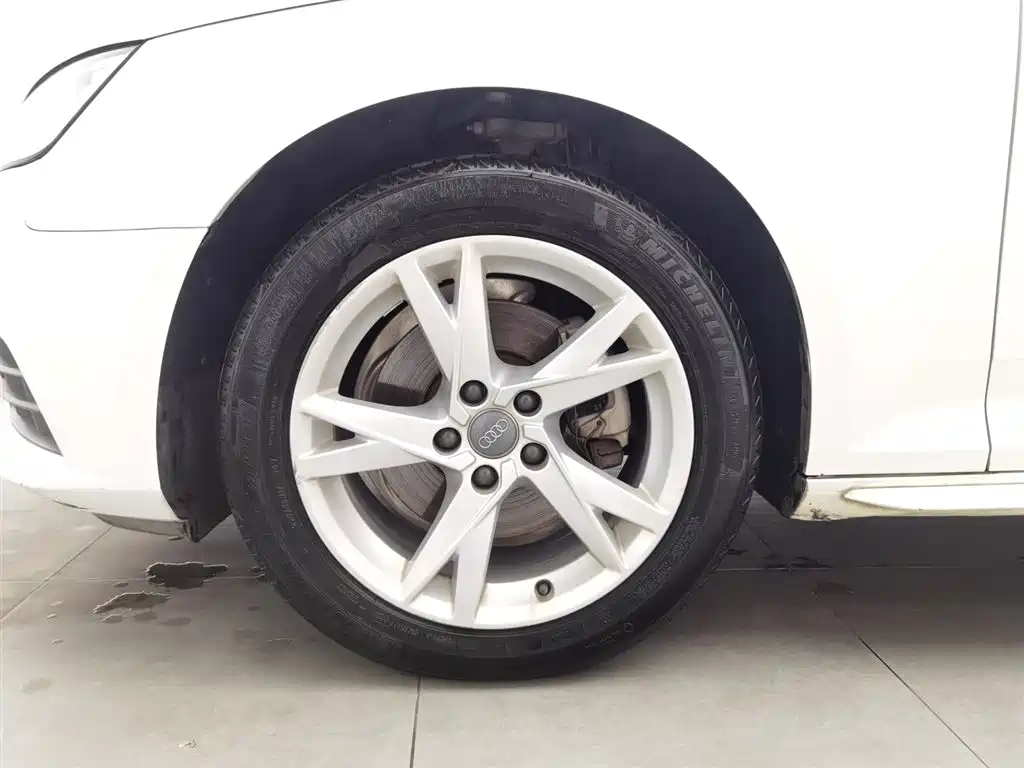 Audi A4L 2017 40 TFSI Progressive фото 17