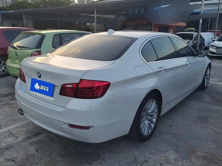 BMW 5 Series 2014 525Li Luxury Design Package фото 3