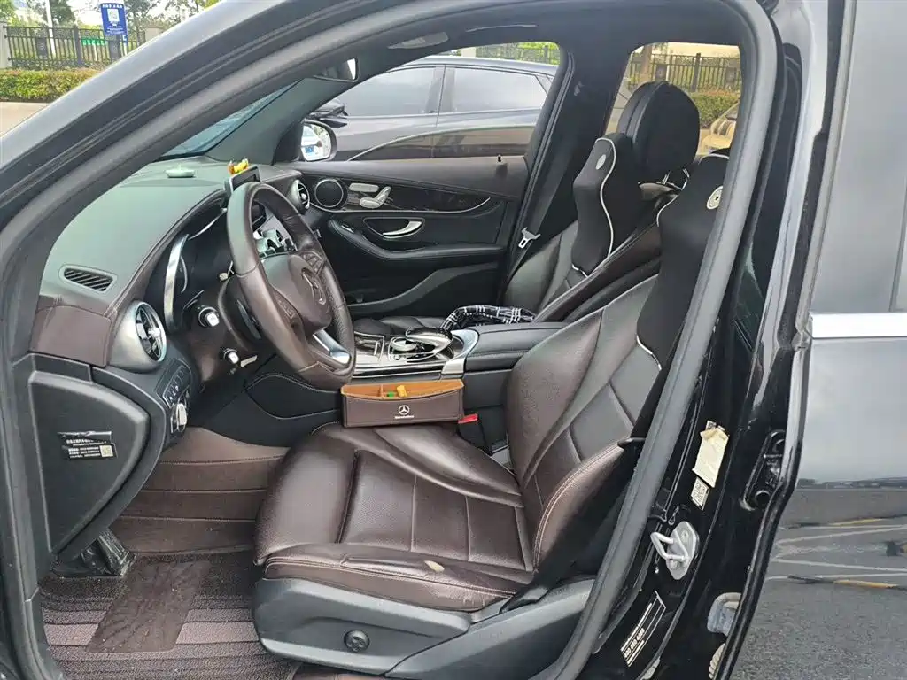 Mercedes-Benz GLC 2018 Facelift GLC 260 4MATIC Luxury фото 11