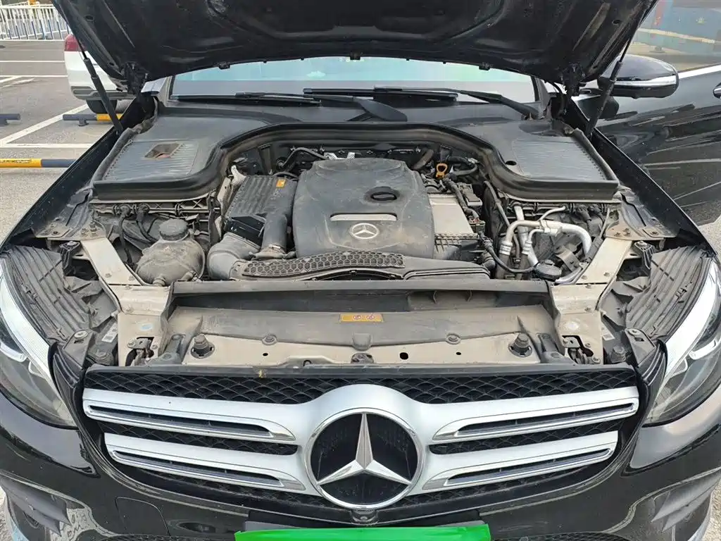 Mercedes-Benz GLC 2018 Facelift GLC 260 4MATIC Luxury фото 16