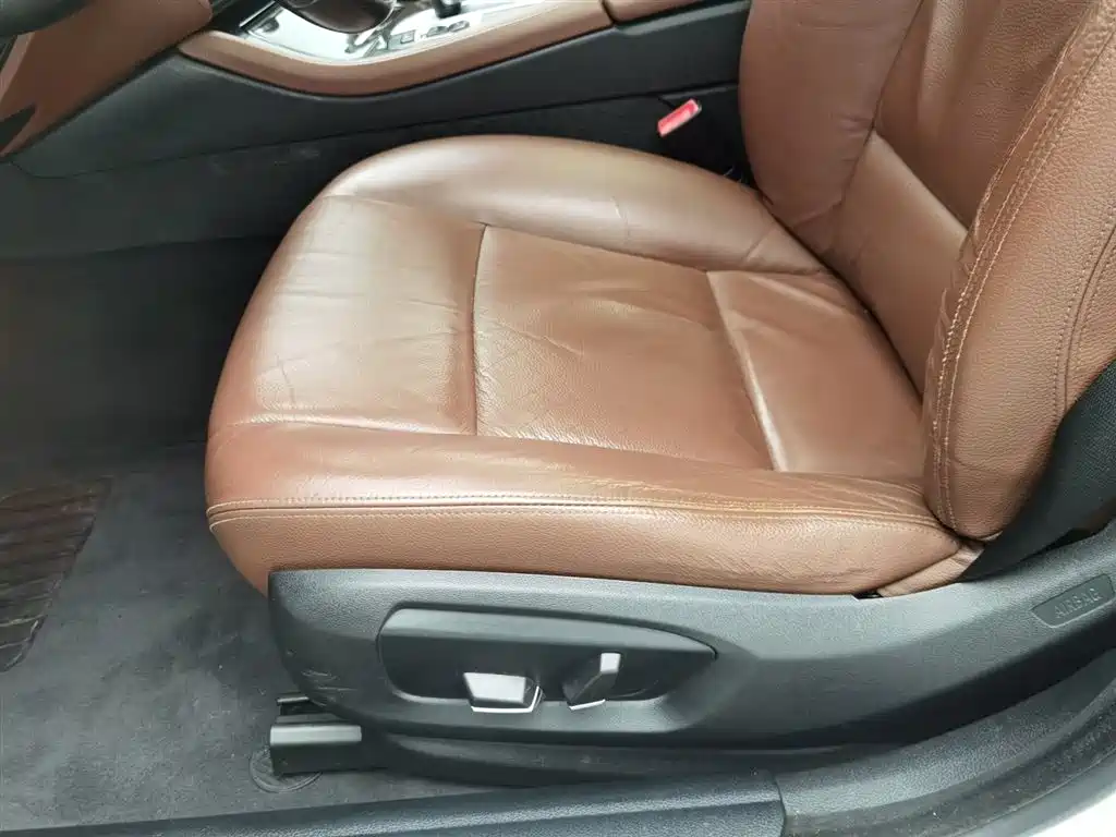 BMW 5 Series 2014 525Li Leading фото 20