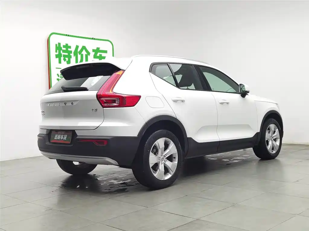 Volvo XC40 2020 T3 Smart Fashion Edition фото 2
