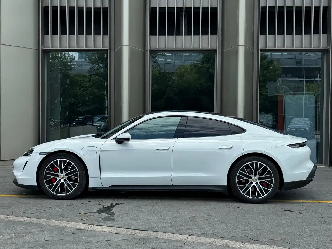 Porsche Taycan 2020 Taycan фото 6