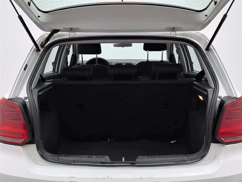Volkswagen Polo 2016 1.4L Manual Trend фото 16