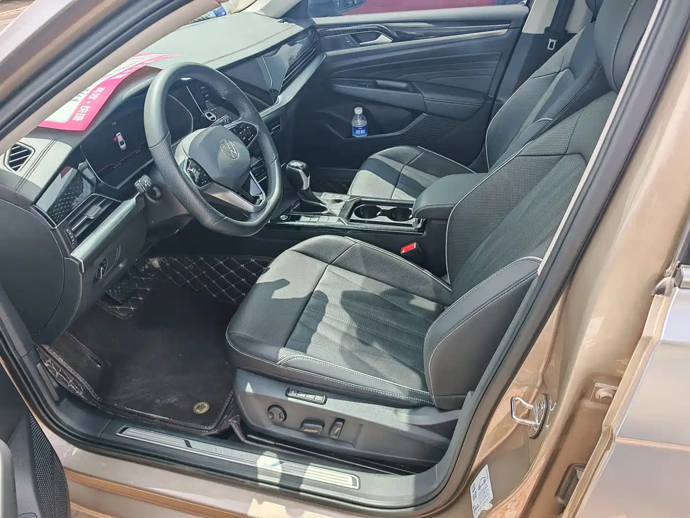 Volkswagen Passat 2022 330TSI Luxury Edition фото 7