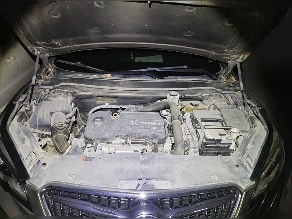 Photo 3 - Buick Envision Plus