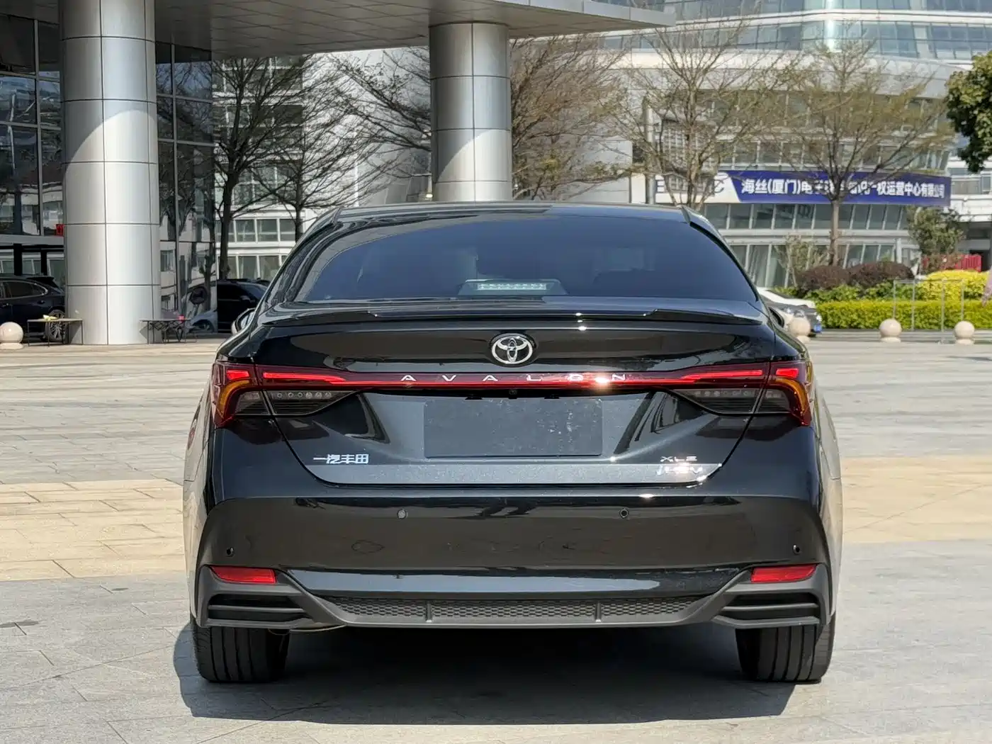 Toyota Avalon 2024 Model Hybrid 2.5L XLE Prestige Edition фото 12