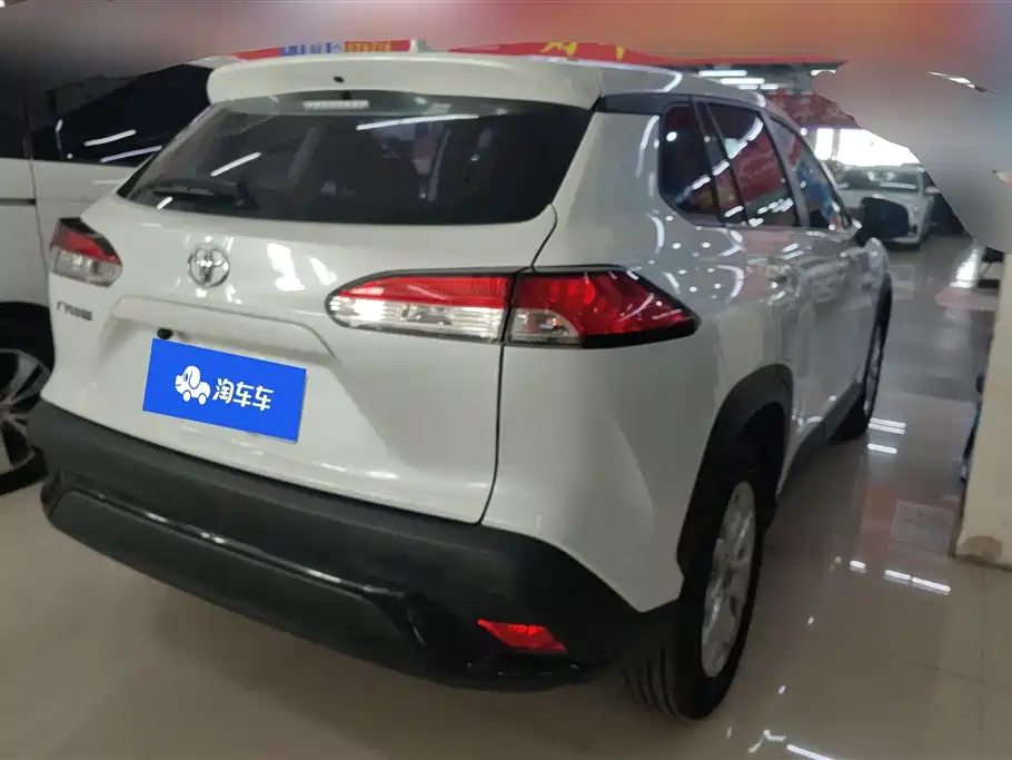 Toyota Frontlander 2023 2.0L CVT Elite Edition фото 3