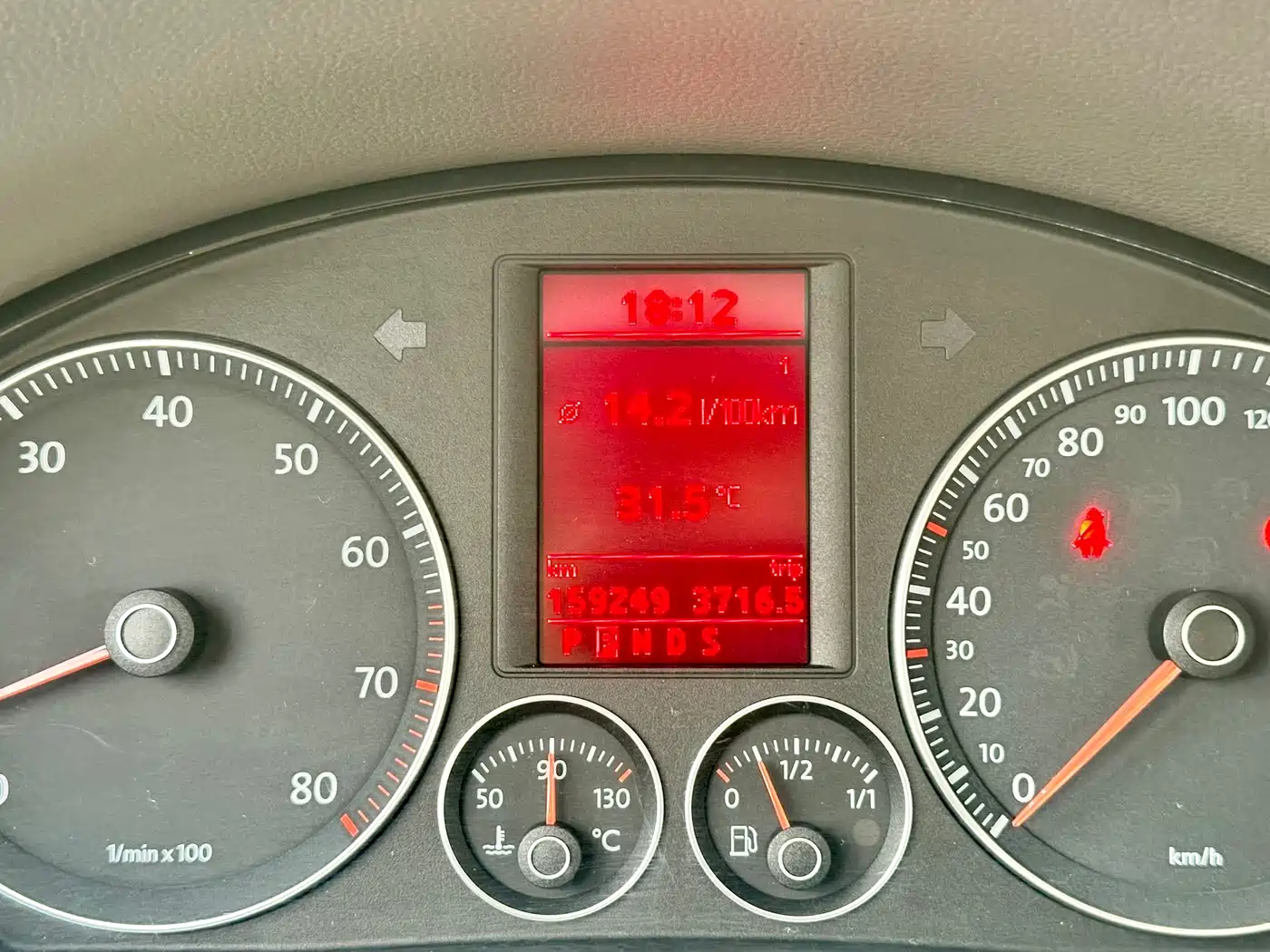 Volkswagen Sagitar 2010 1.4TSI Automatic Luxury фото 45