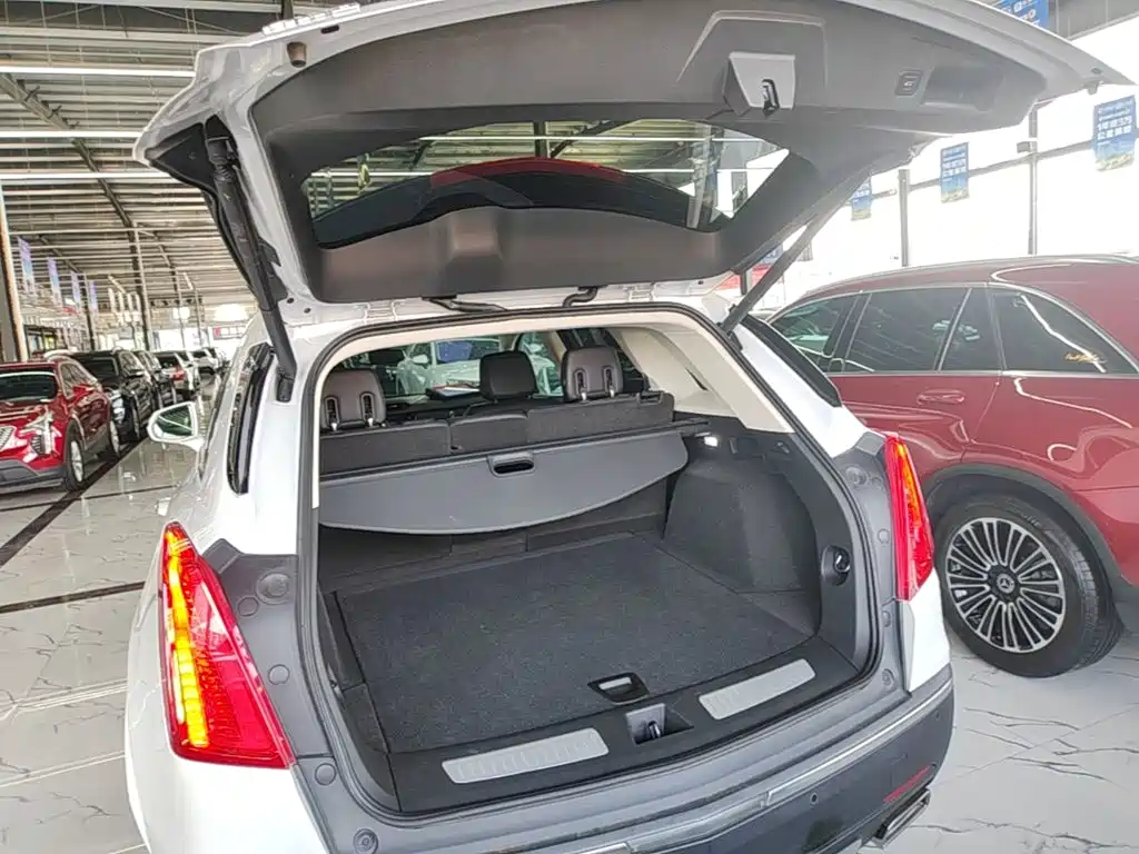 Cadillac XT5 2016 2016 28T AWD Luxury Model