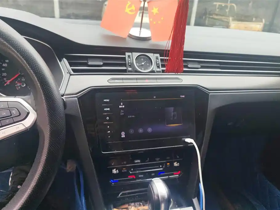 Volkswagen Magotan 2020 330TSI DSG Leading фото 13