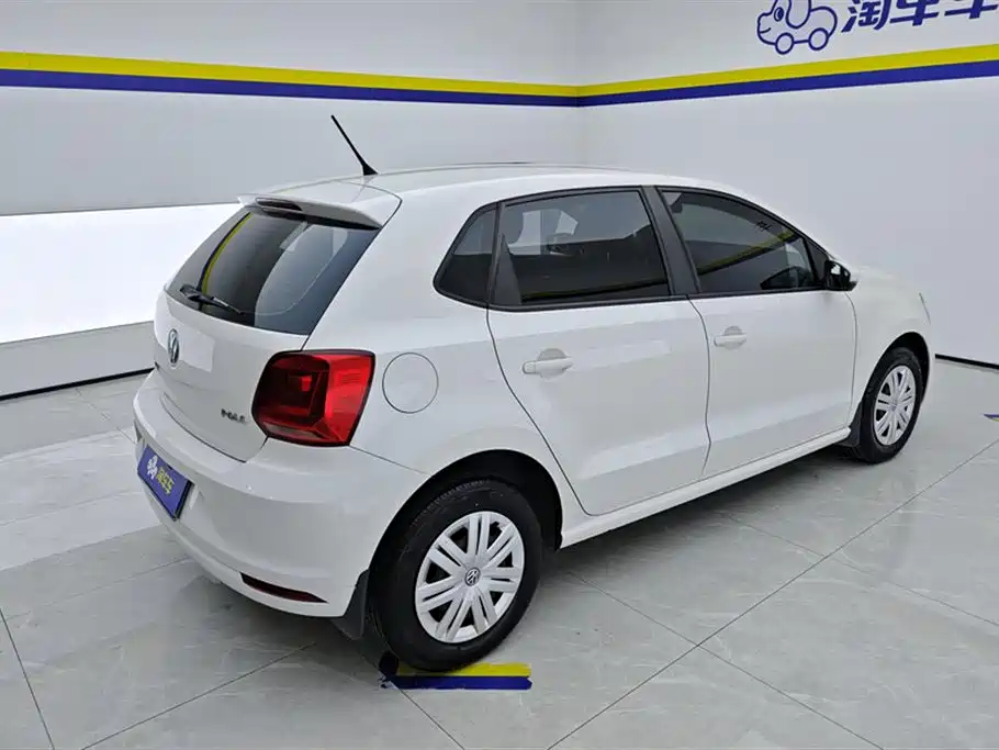 Volkswagen Polo 2014 1.4L Manual Trend Edition фото 3