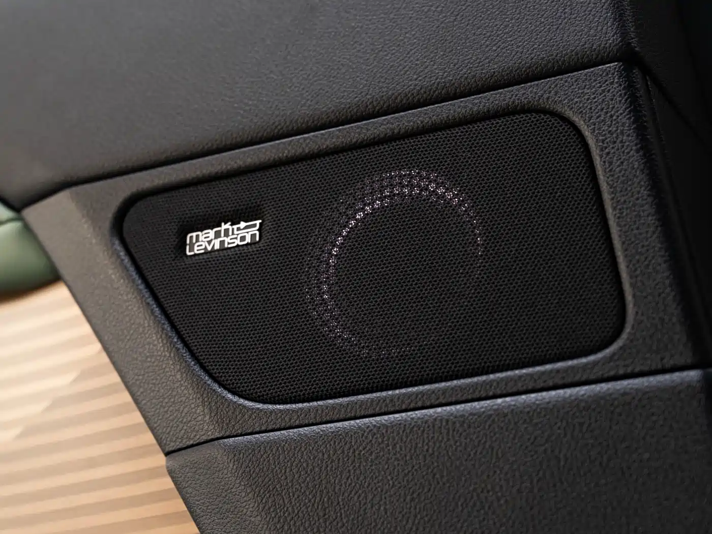 Lexus ES 2025 Model 300h Base Version фото 24